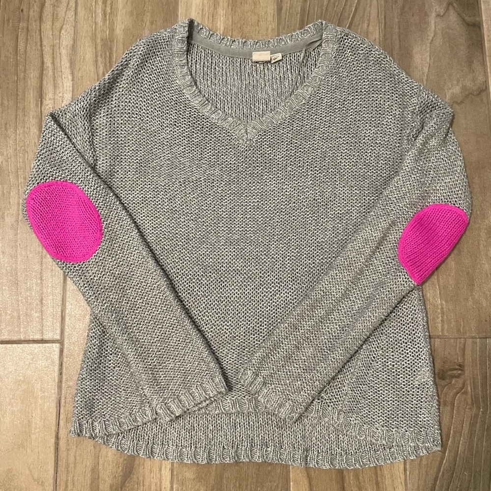 Cloth by design knit sweater with pink elbow patches